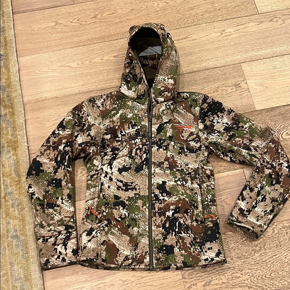 Sitka Ladies jacket size Small. Fits like a ladies small.